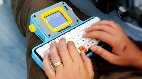 Для тех, кому только печатать: механическая клавиатура Micro Journal оснащена собственным экраном – Портал статей